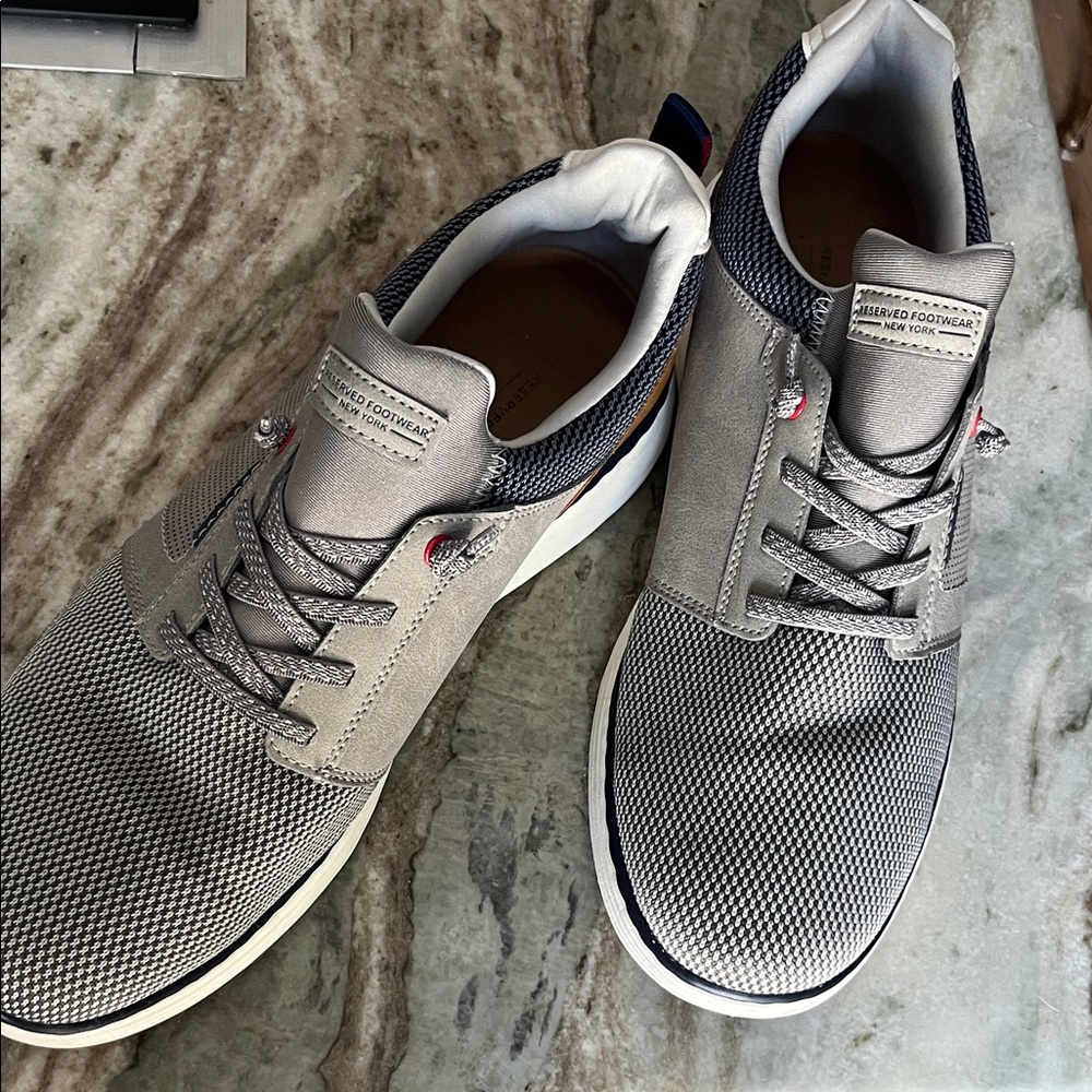 Tommy Hilfiger Men's Sneakers in Gray and White